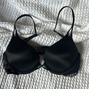 Victorias Secret black lace bombshell bra (unworn)
